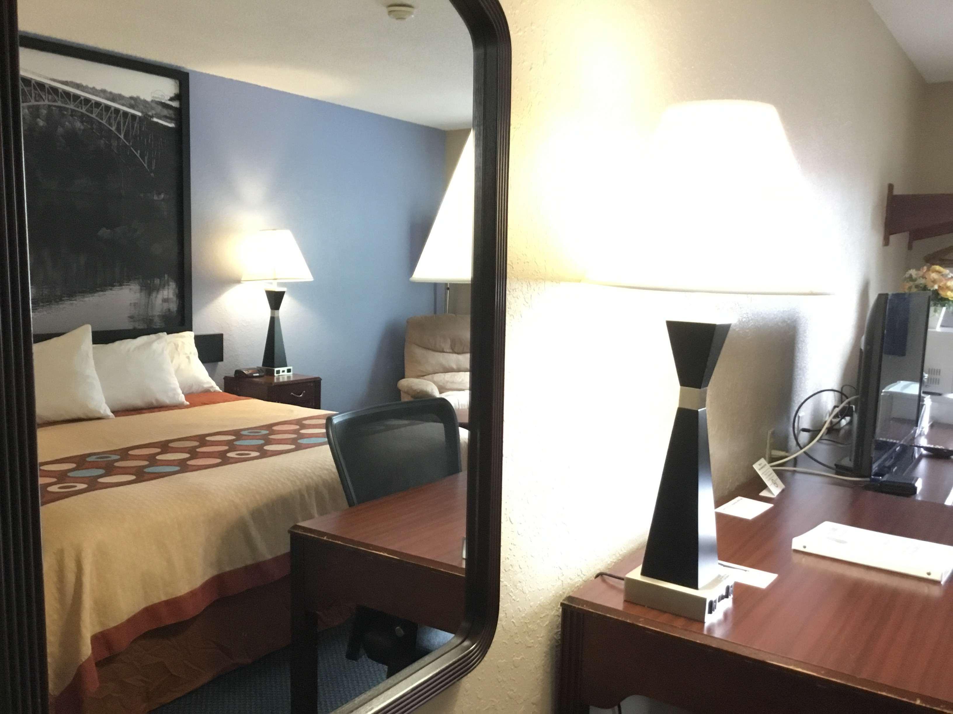 Super 8 By Wyndham Gardner Hotel Kültér fotó