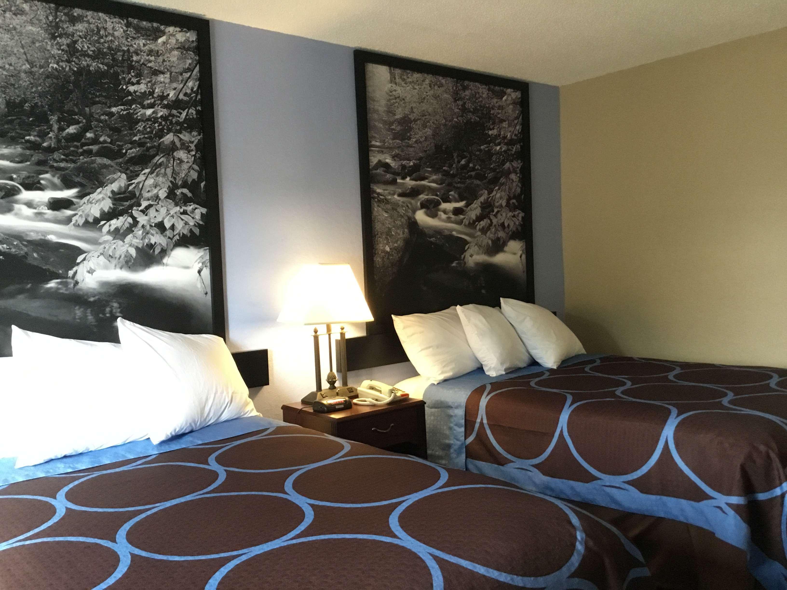 Super 8 By Wyndham Gardner Hotel Kültér fotó