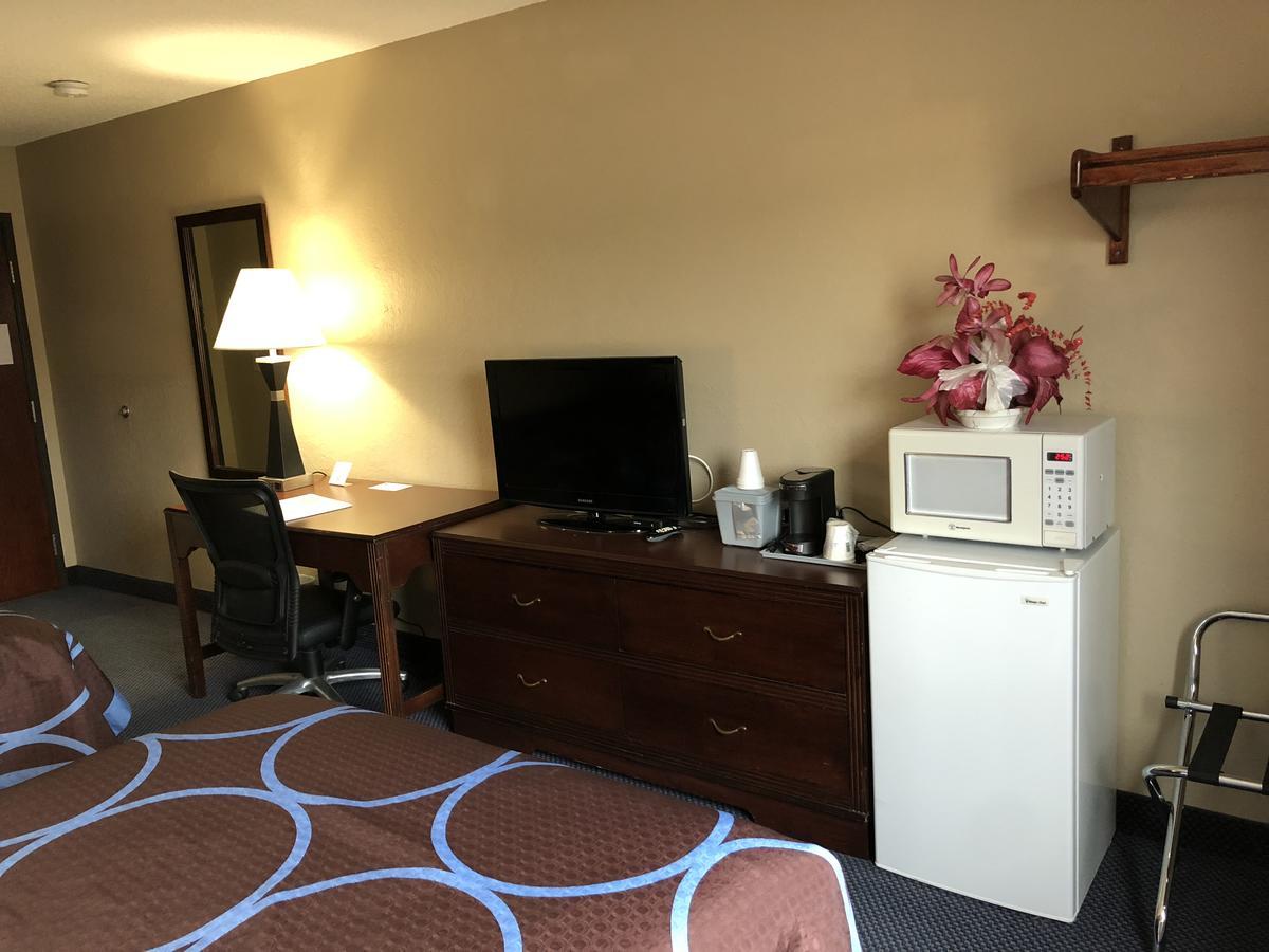 Super 8 By Wyndham Gardner Hotel Kültér fotó